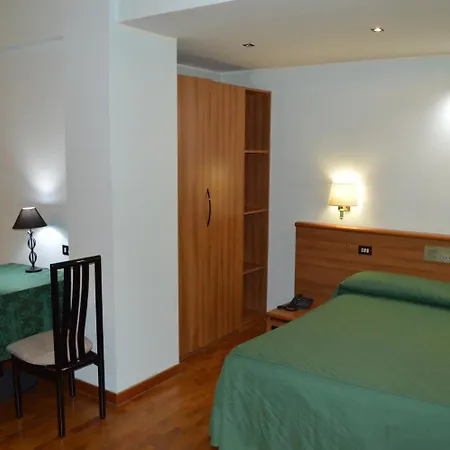 Hotel Canadian LʼAquila