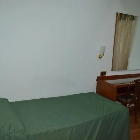 Canadian Hotel 3*