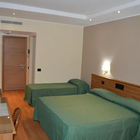 Canadian Hotel