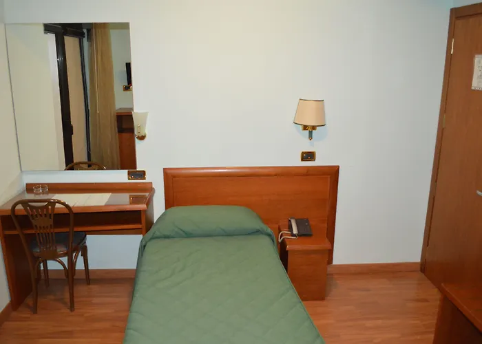 Canadian Ξενοδοχείο Λ' Άκουιλα