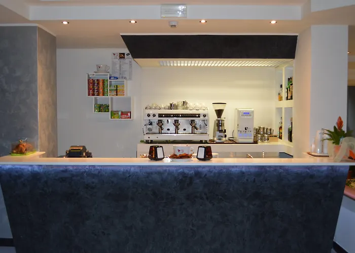 Ξενοδοχείο Canadian 3*